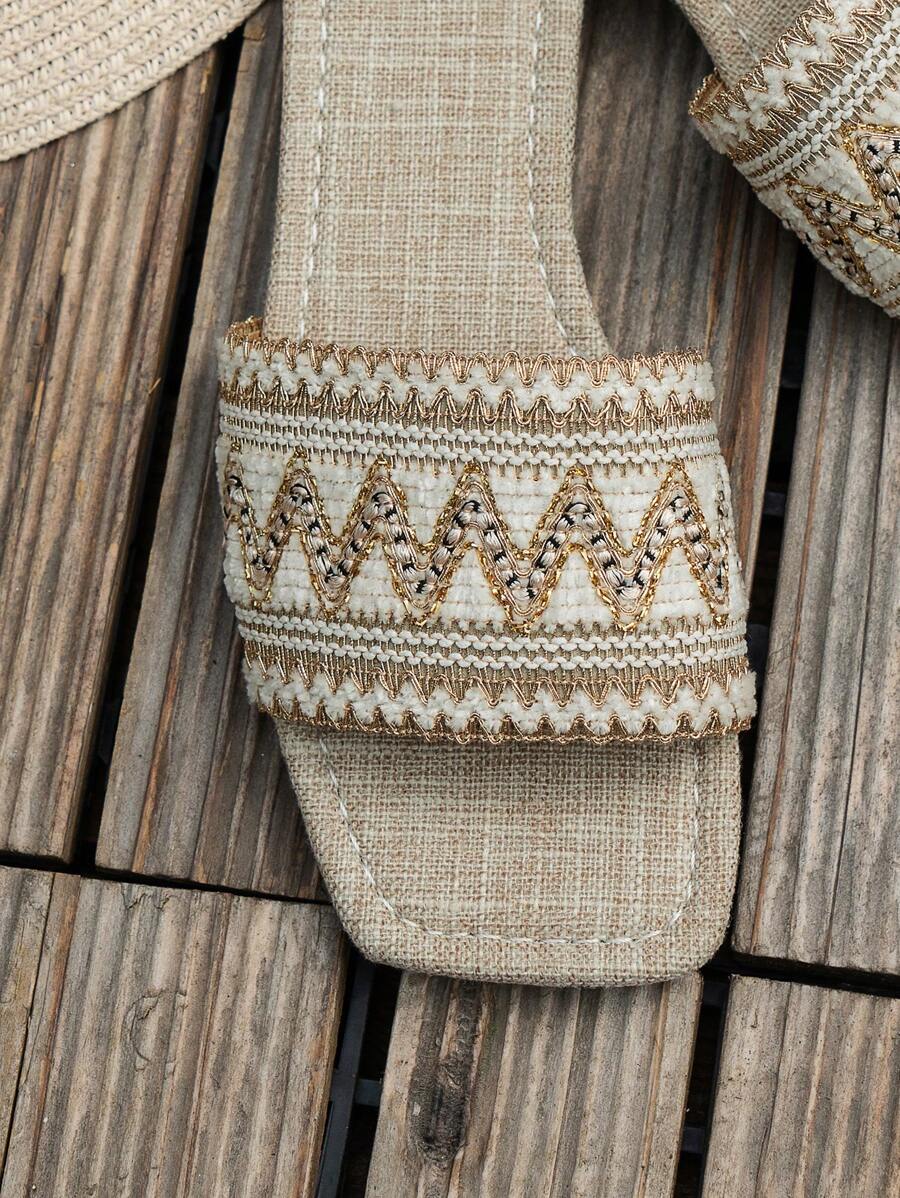 Novelle North® | Siuvinėtos Bohemiškos Basutės – Retro Gėlių Elegancija
