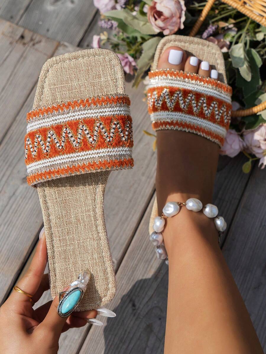 Novelle North® | Siuvinėtos Bohemiškos Basutės – Retro Gėlių Elegancija