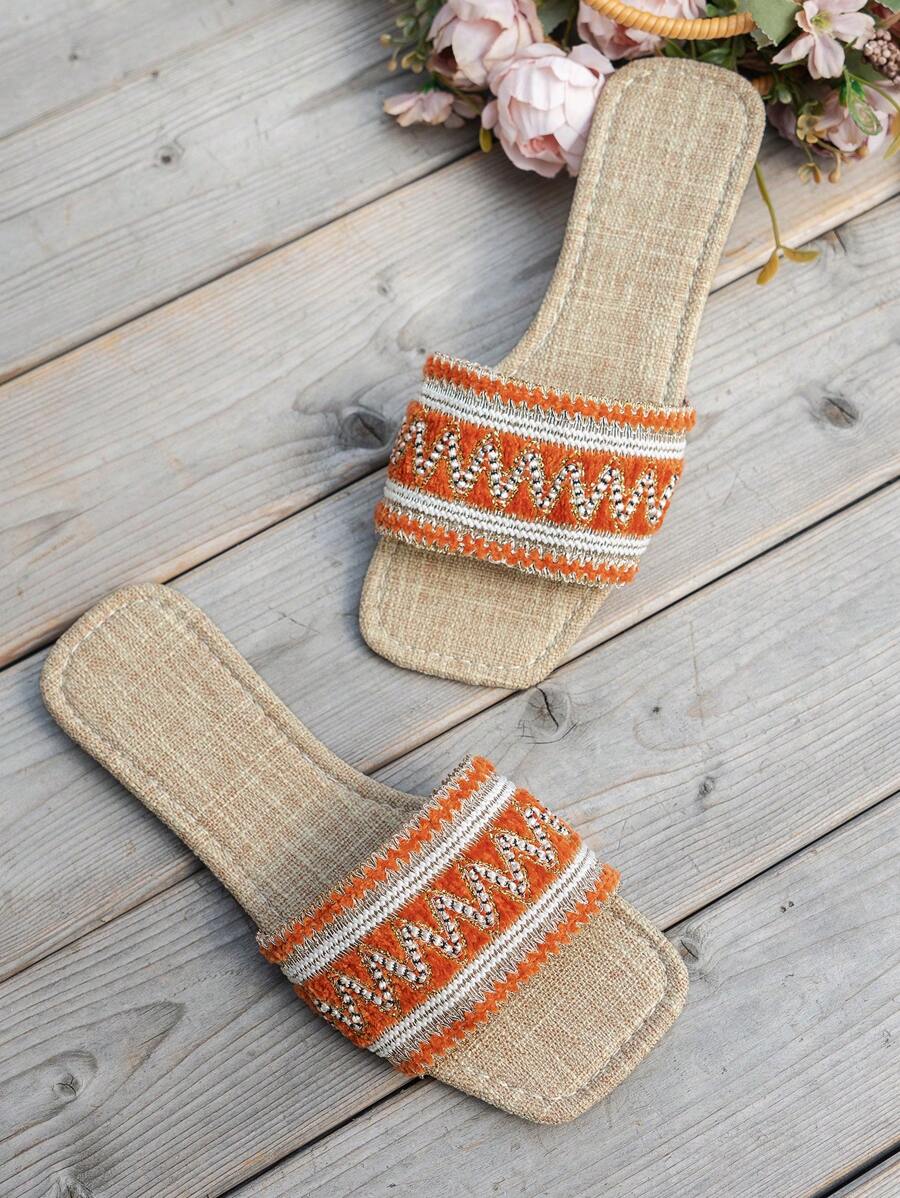 Novelle North® | Siuvinėtos Bohemiškos Basutės – Retro Gėlių Elegancija